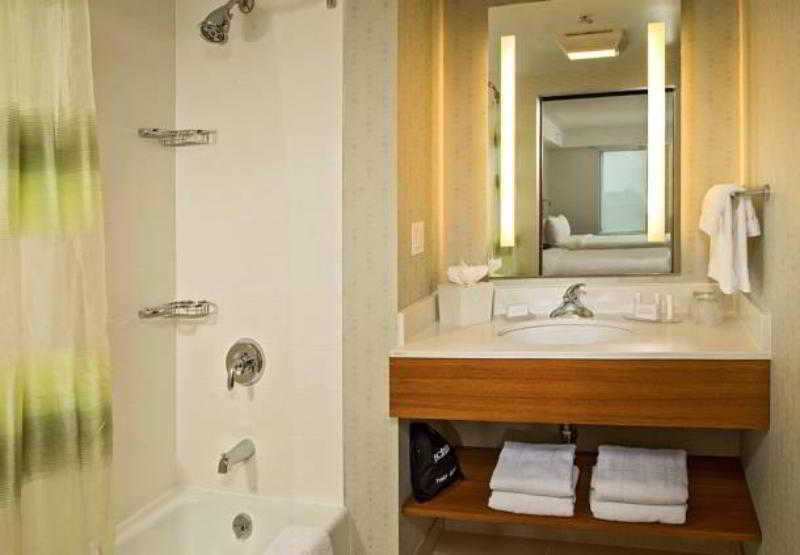 Springhill Suites By Marriott New York Laguardia Airport Bagian luar foto
