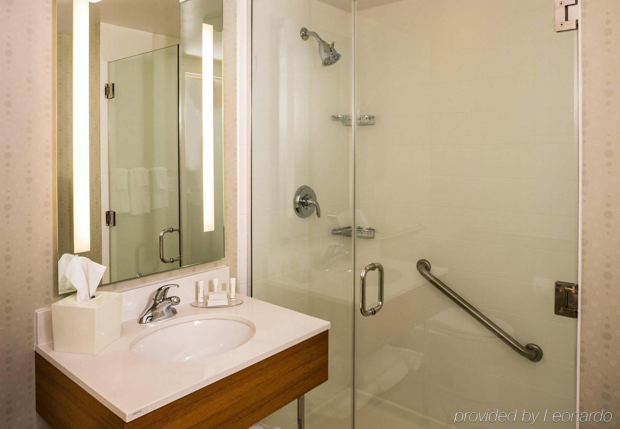 Springhill Suites By Marriott New York Laguardia Airport Bagian luar foto